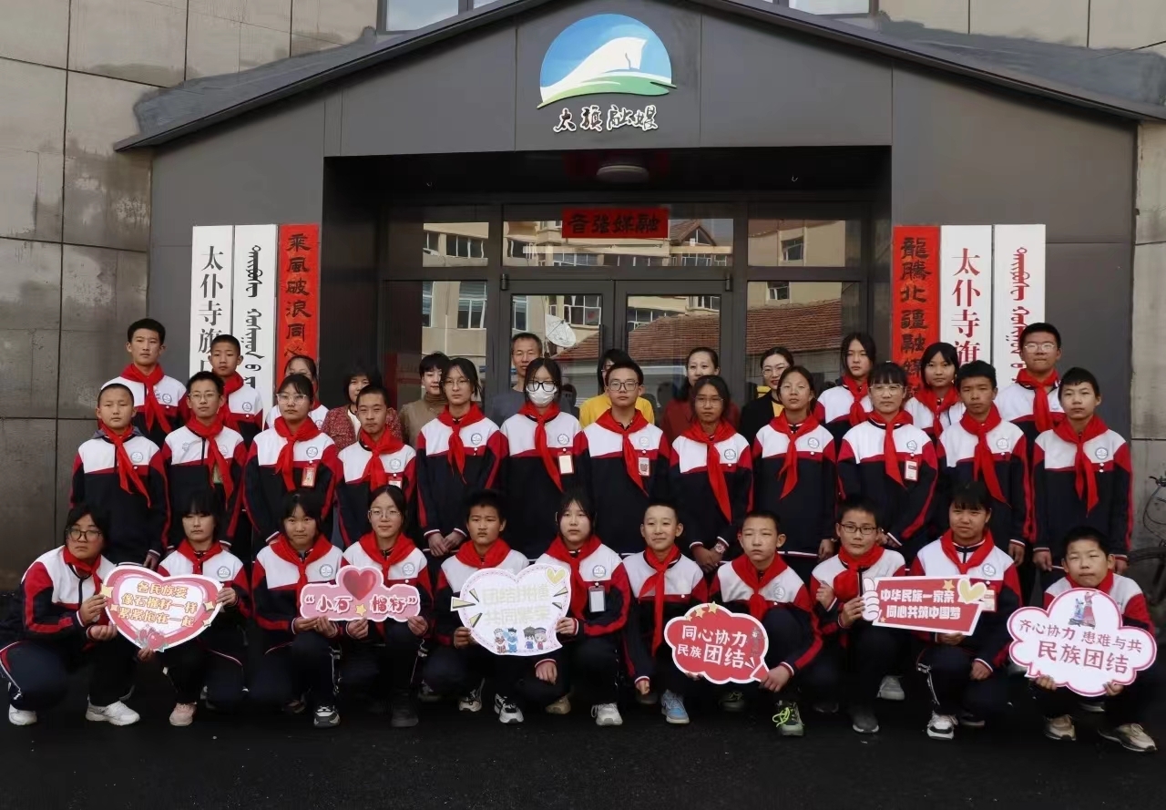 做客融媒体中心探秘新闻的诞生