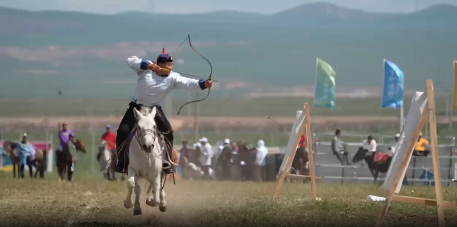 射雕引弓 塞外奔驰，策马扬鞭锡林浩特