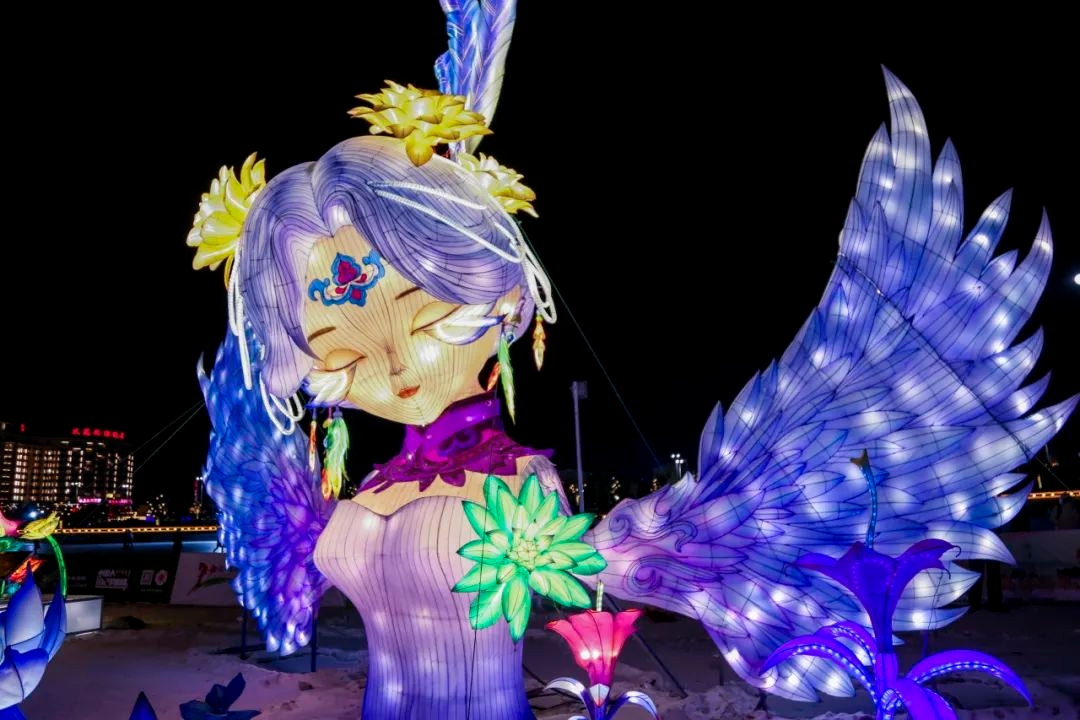 锡林浩特：冰雪花灯 福耀新年